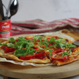 Pizza chorizo met mozzarella