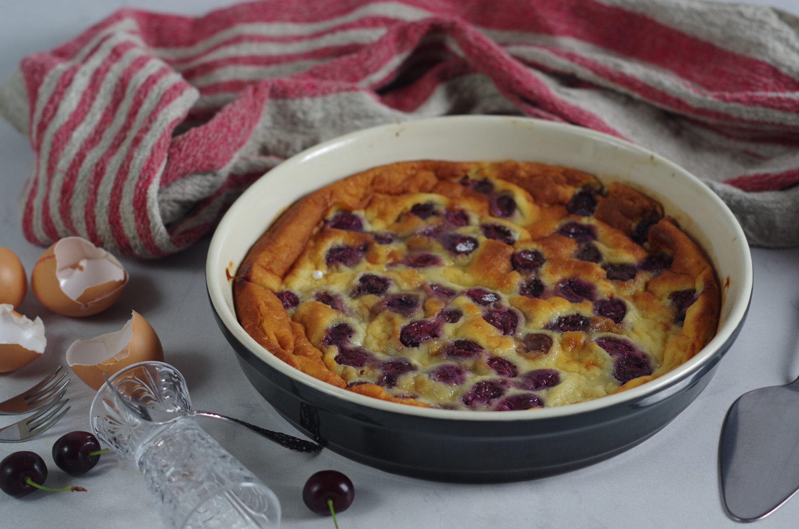 Clafoutis met kersen en pastis