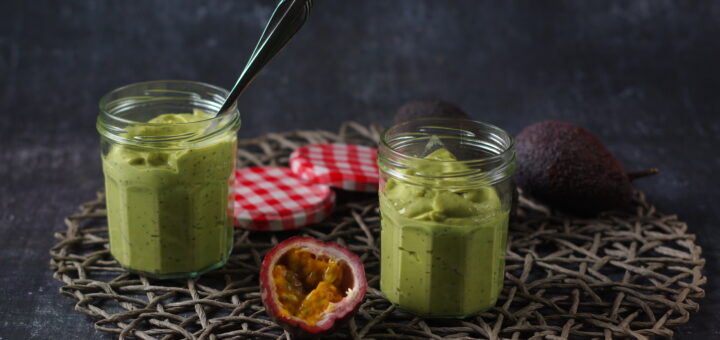 Smoothie avocado met passievrucht