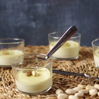 Pistache panna cotta